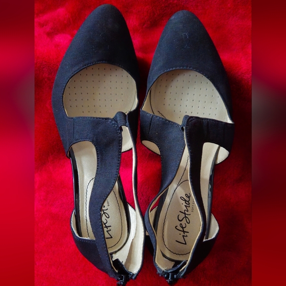 Life Stride Giovanne 2 Black Back Zipper Heels - Size 8W - Picture 3 of 7
